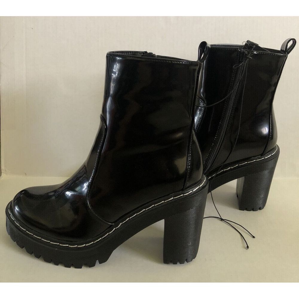 Forever 21 Chelsea Boots Womens Size 8 Faux Leather Black w/‎ Zipper Chunky Heel